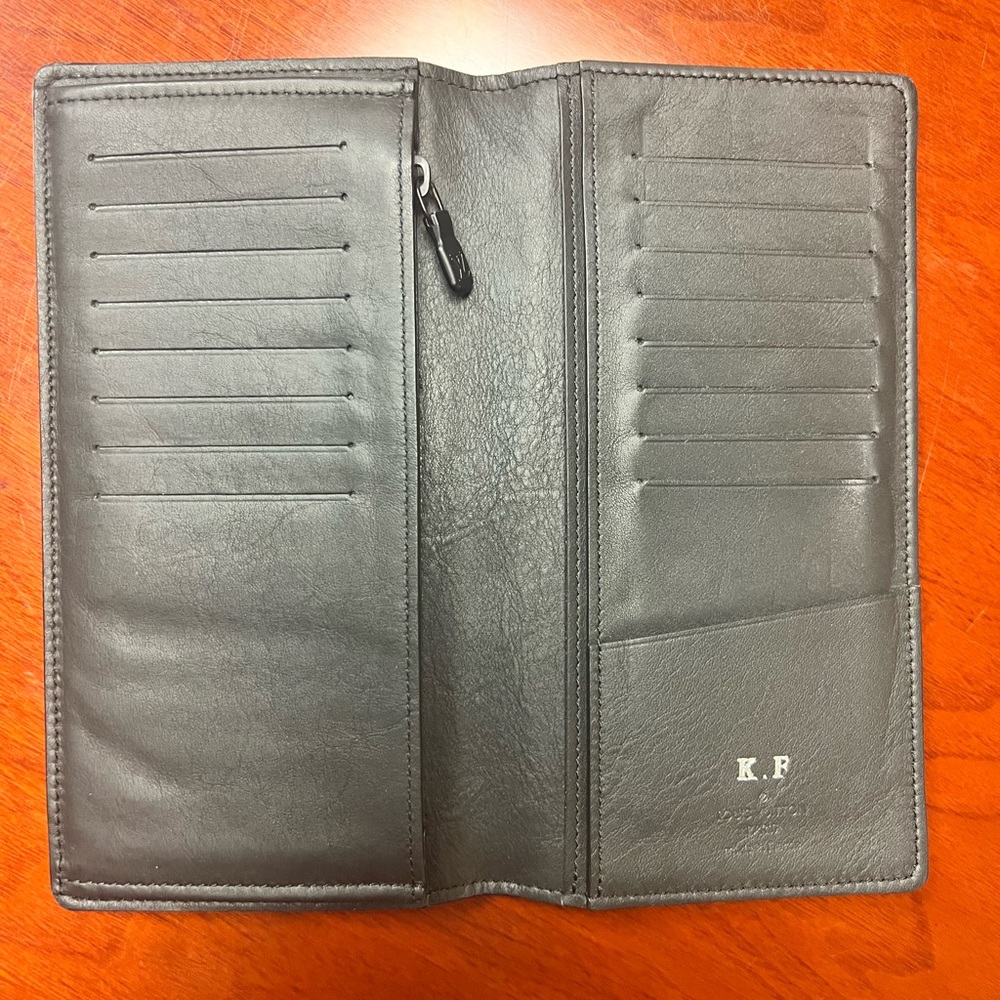 Louis Vuitton Men's Wallet Brazza Black Monogram Shadow Calfskin - Picture 5 of 12
